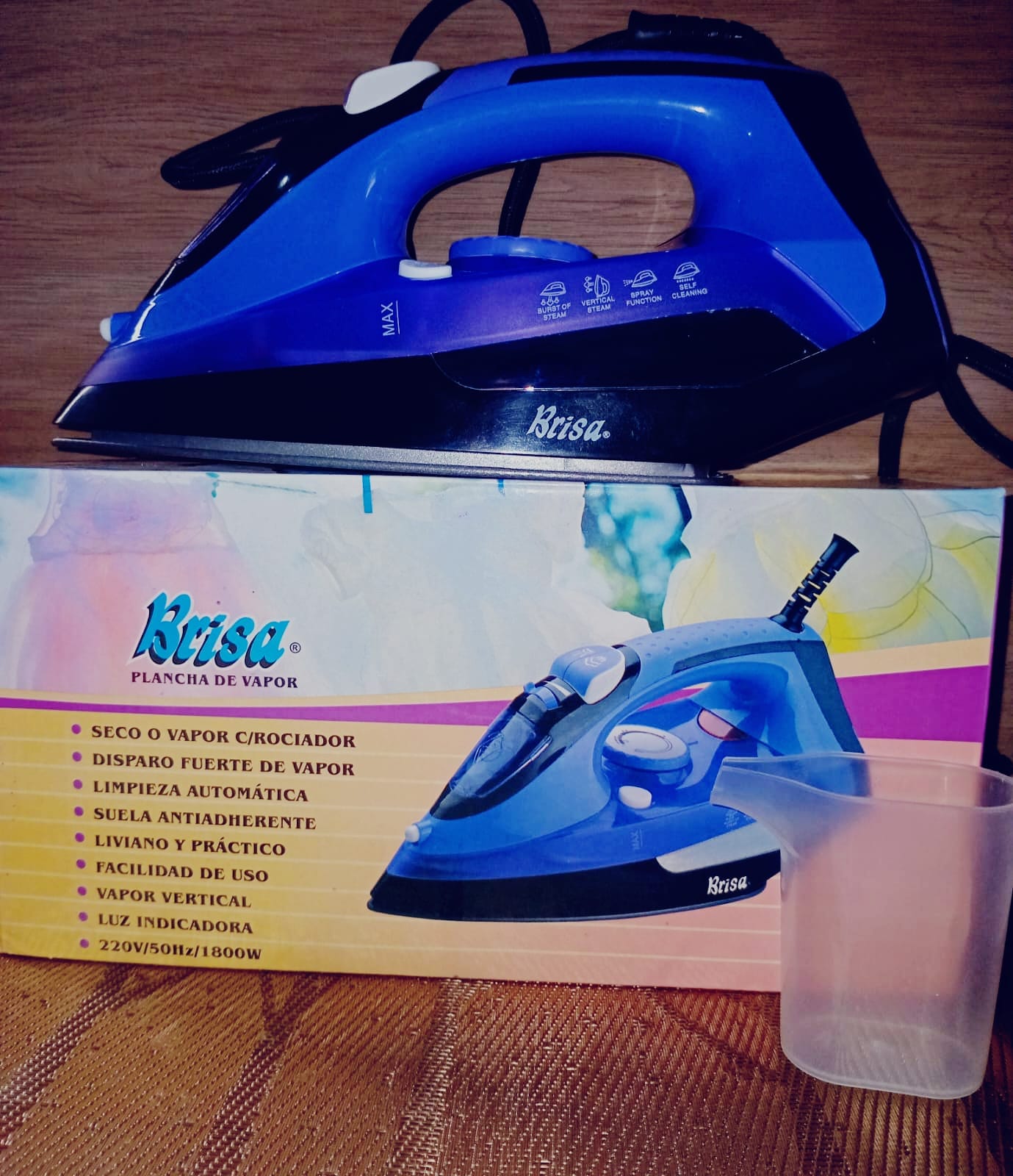 PLANCHA DE  ROPA  BRISA
