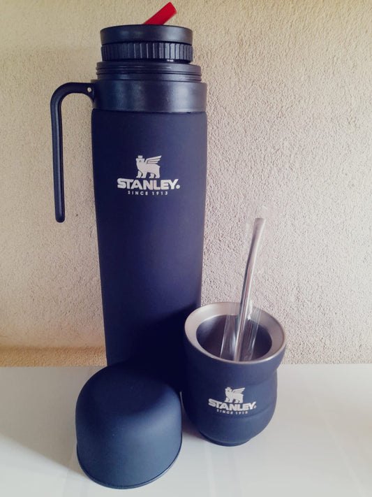 TERMO ENGOMADO CON MATE Y BOMBILLA  1L